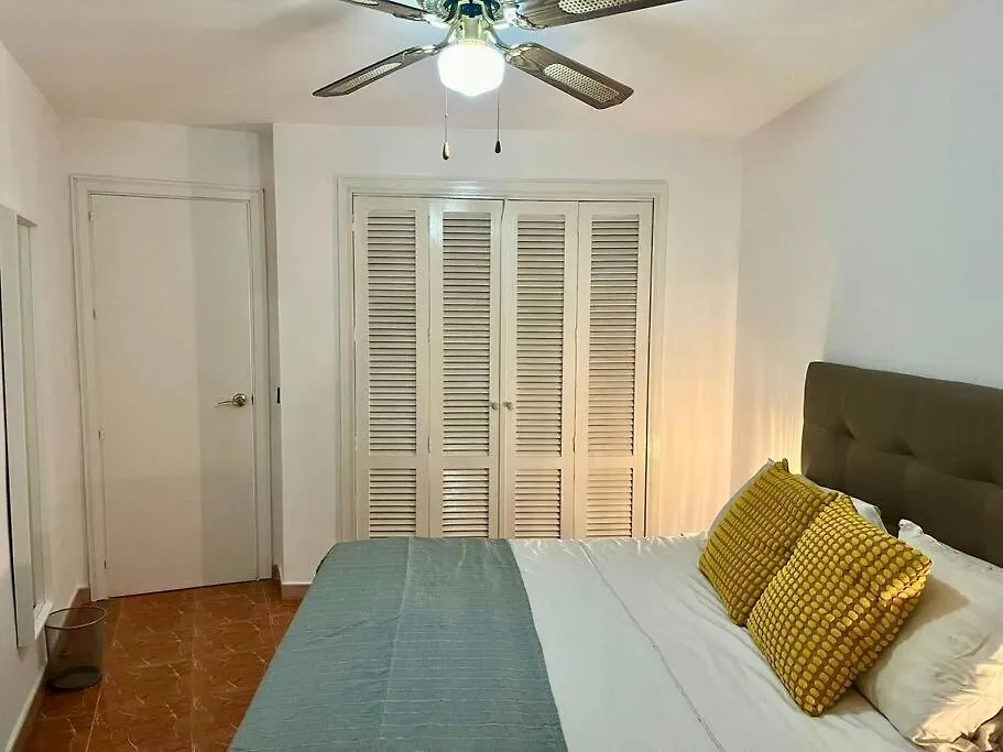Apt Centro Playa Con Piscina Marbella