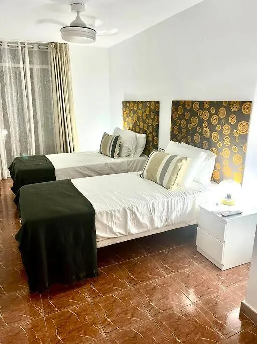 Apt Centro Playa Con Piscina Marbella Apartment