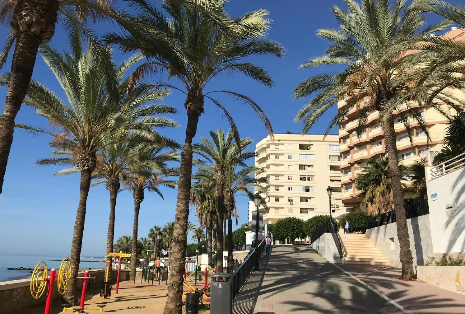 Apt Centro Playa Con Piscina Marbella Apartment